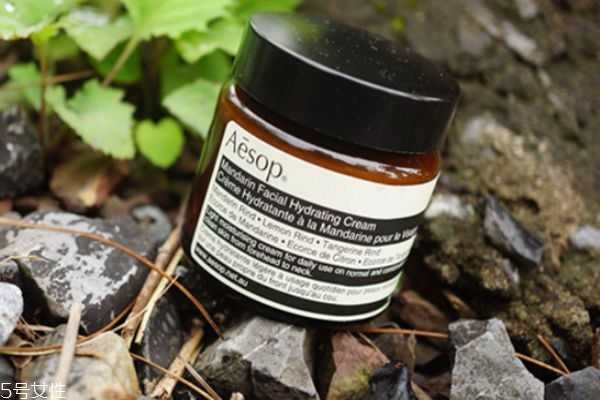 伊索蜜柑水润乳怎么用