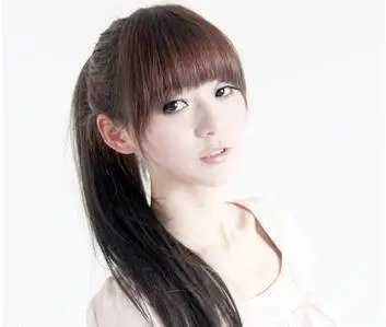 长脸适合高扎蓬松卷发马尾吗？分享适合长脸女士的9款发型