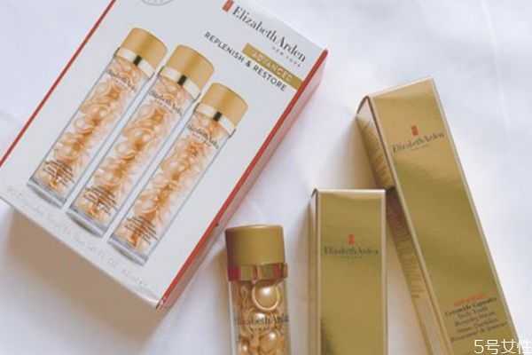 雅顿金胶和小棕瓶能一起用吗？雅顿时空胶囊和小棕瓶对比