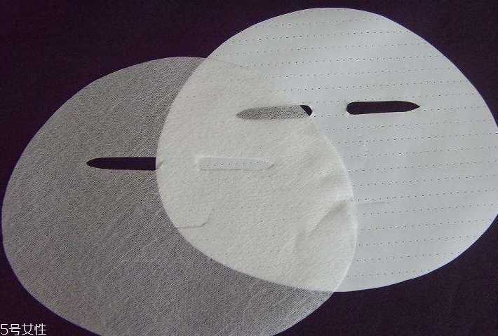 无纺布面膜和蚕丝面膜哪个好 2大常用面膜pk