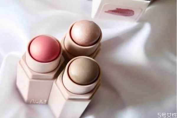 修容棒能起什么作用？修容棒能遮黑眼圈吗