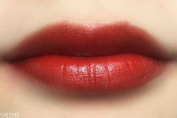 枫叶色口红显白吗？枫叶红口红适合人群