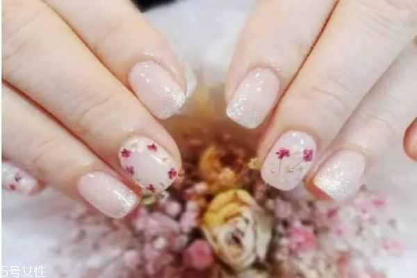 干花美甲有哪些？干花美甲图片大全