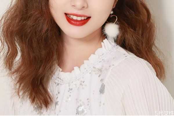 抹了口红嘴疼是为什么?口红辣嘴是什么原因 抹了口红嘴疼是为什么?口红辣嘴是什么原因