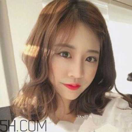 女生齐肩烫发图片大全