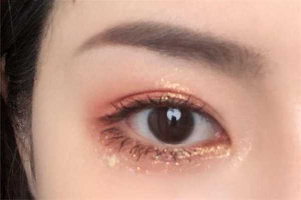 完美日记锦鲤盘值得买吗？