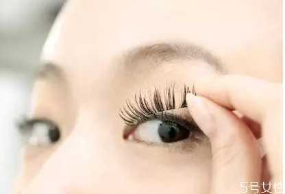 假睫毛不翘怎么办