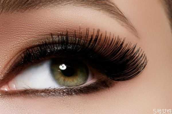 睫毛膏涂了睫毛会长吗?经常涂睫毛膏睫毛会变长吗 睫毛膏涂了睫毛会长吗?经常涂睫毛膏睫毛会变长吗