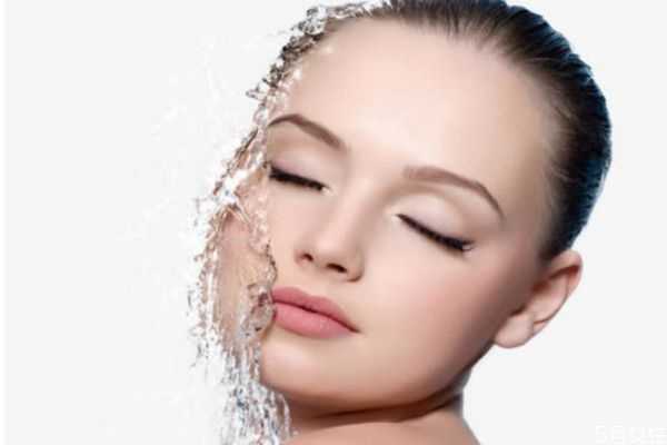 脸上皮肤起皮怎么解决？脸上起皮怎么快速处理