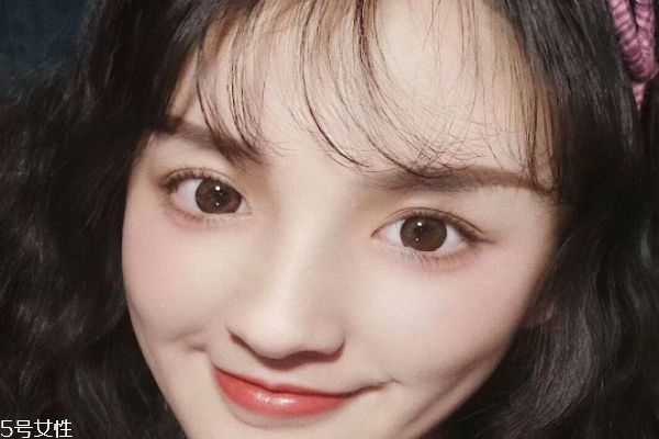 哪些人不能戴美瞳?长时间戴美瞳有什么危害 哪些人不能戴美瞳?长时间戴美瞳有什么危害