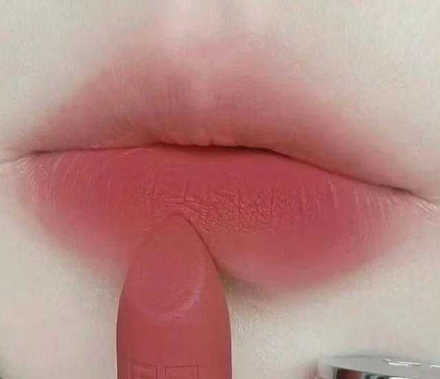 4款纪梵希最火的口红色号推荐 4款纪梵希最火的口红色号推荐