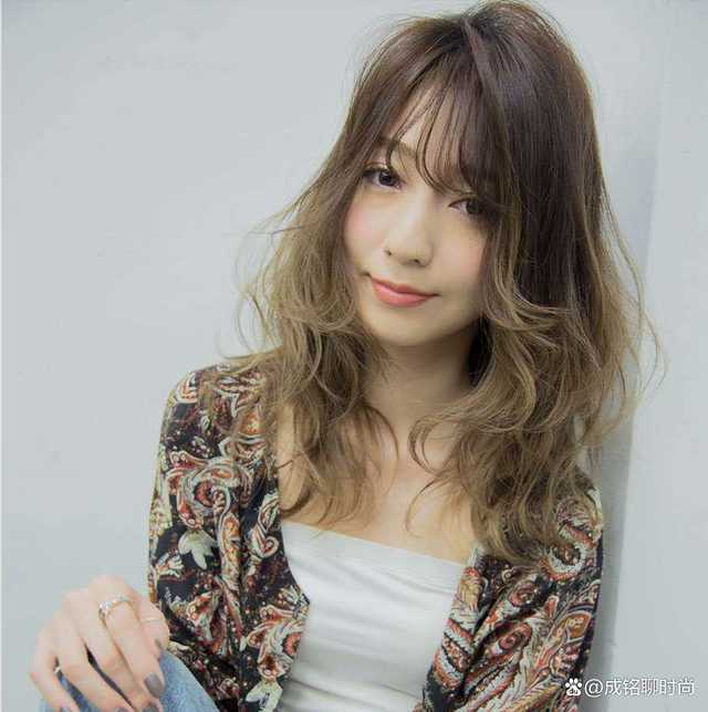 长脸女生适合什么样的刘海发型