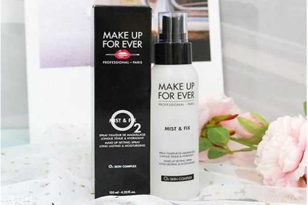 干皮定妆用什么好?定妆用散粉好还是粉饼好 干皮定妆用什么好?定妆用散粉好还是粉饼好