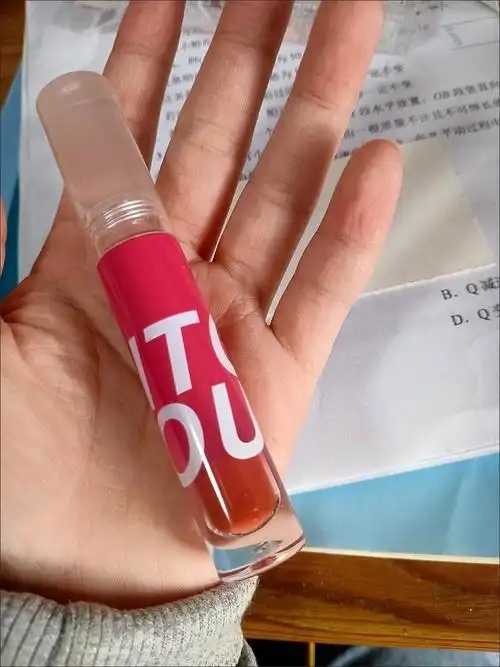 优质的唇彩和劣质的区别