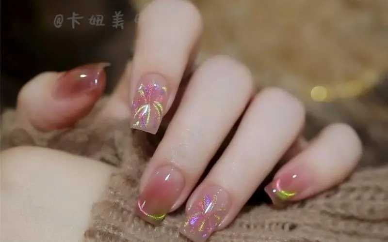 猫眼美甲哪个颜色好看?给你推荐10款2024年爆款颜色 猫眼美甲哪个颜色好看?给你推荐10款2024年爆款颜色