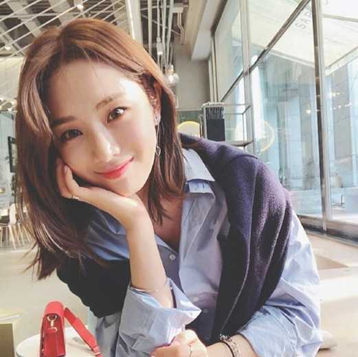 齐肩直发染什么颜色好看？齐肩直发怎么打理好看