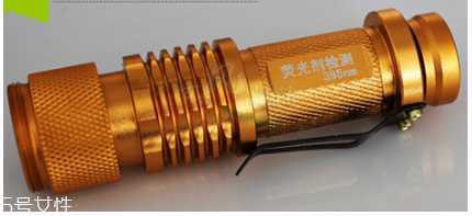 海蓝之谜唇膏真假对比方法 海蓝之谜唇膏真假对比方法