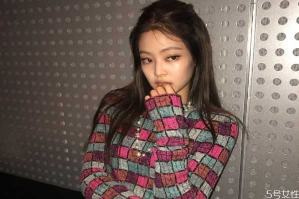 用什么化妆品可以提亮肤色？日常底妆的正确步骤