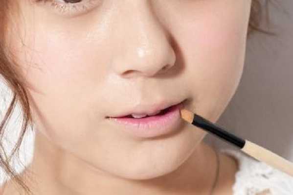 咬唇妆怎么画 咬唇妆怎么画