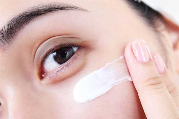 眼霜正确使用方法及推荐