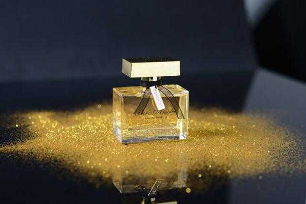 香水的保存方法 学会这招让你的香水多使用一段时间 香水的保存方法 学会这招让你的香水多使用一段时间