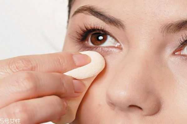 红血丝适合用气垫还是bb霜？适合红血丝的底妆