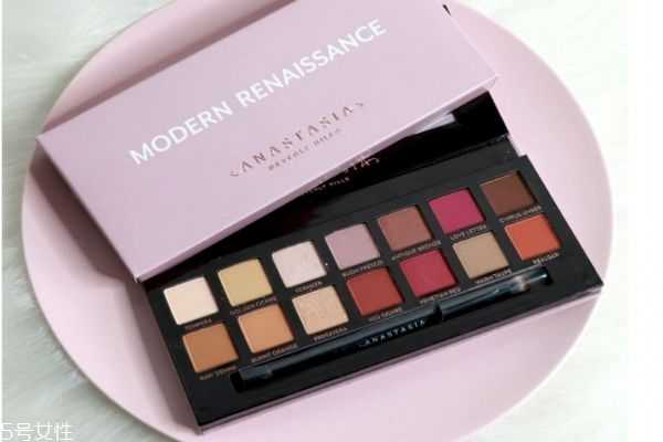 细闪眼影盘有哪些？好看的细闪眼影