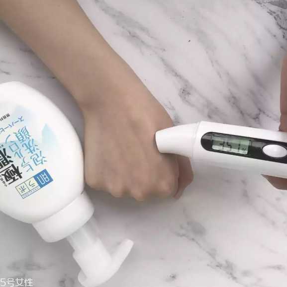 cow洗面奶和肌研极润洗面奶哪个好