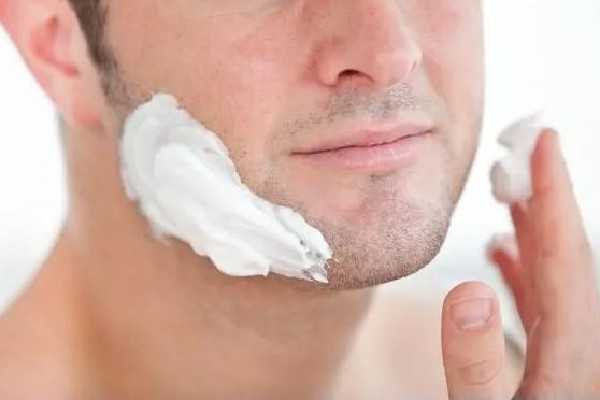 刮胡子是用剃须刀好还是刮胡刀好 刮胡子是用剃须刀好还是刮胡刀好