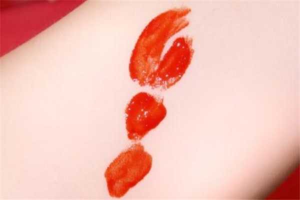 稚优泉小龙虾唇釉色号是哪款