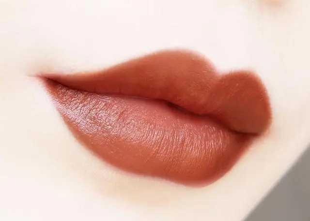 黄皮肤涂什么颜色口红好看