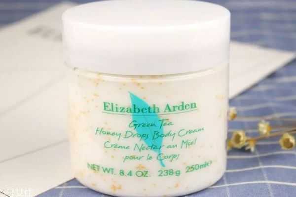 洗完澡擦身体乳吗 洗完澡擦身体乳最好