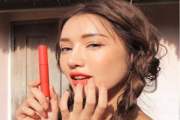 3ce丝绒唇釉和云朵唇釉哪个好