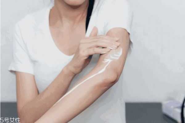 身体乳擦脸会怎么样