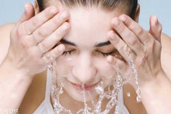 护肤顺序怎样正确