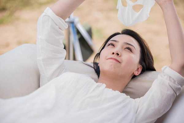 去角质洗面奶面膜顺序