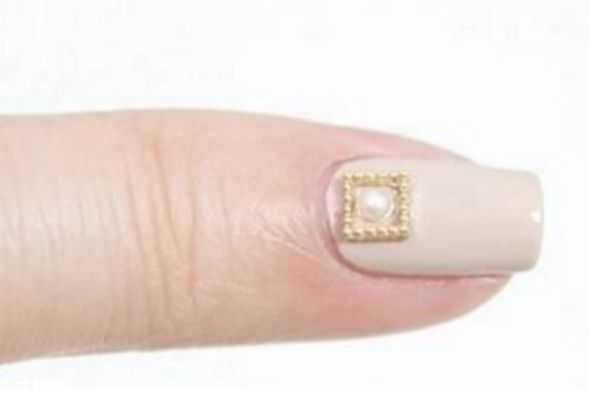 酒红色美甲怎么做 教你磨砂美甲怎么做