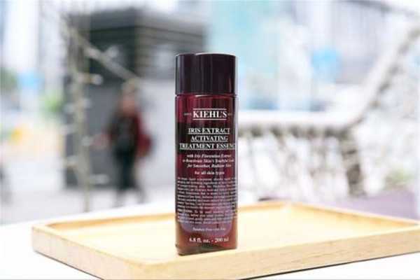 科颜氏鸢尾花焕采精华露的作用 科颜氏鸢尾花焕采精华露适合夏季吗 科颜氏鸢尾花焕采精华露的作用 科颜氏鸢尾花焕采精华露适合夏季吗