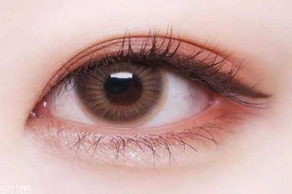 睫毛会越剪越长吗