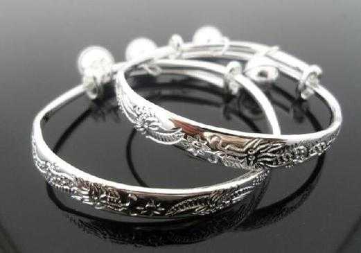 购买的银饰发黄怎么办 购买的银饰发黄怎么办