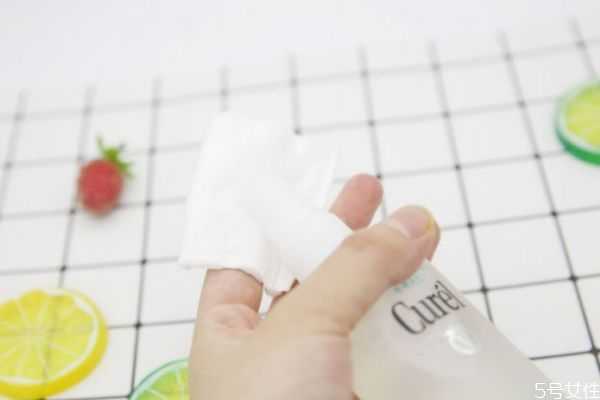 下巴容易卡粉怎么办?下巴卡粉怎么解决 下巴容易卡粉怎么办?下巴卡粉怎么解决