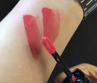 /粉色口红适合什么肤色 /粉色口红适合什么肤色