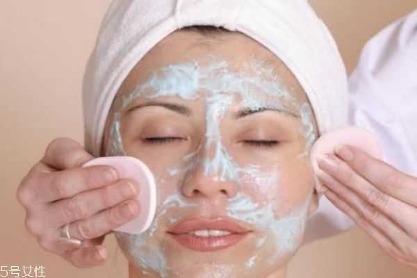 为什么敷面膜前要用爽肤水 为什么敷面膜前要用爽肤水