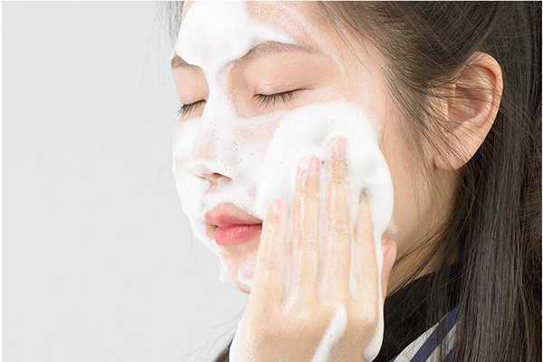 皂基洗面奶成分 皂基洗面奶和氨基酸洗面奶的区别 皂基洗面奶成分 皂基洗面奶和氨基酸洗面奶的区别