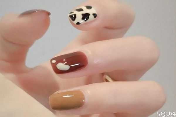 指甲油和甲油胶谁的危害大