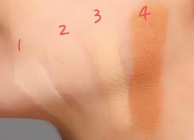 /在脖子处试粉底