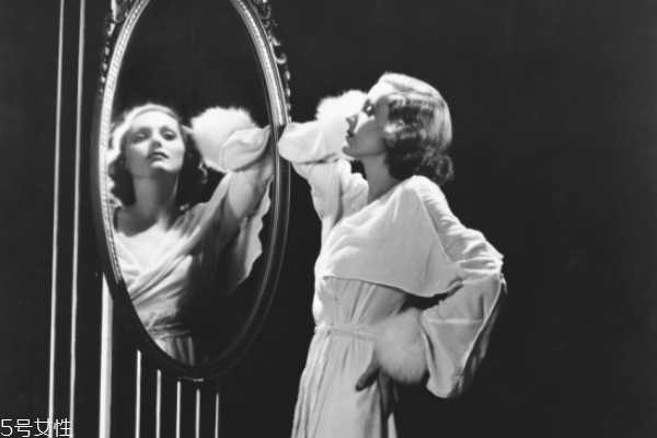 去鱼尾纹的最好土方法