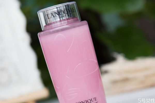 兰蔻粉水黄油配什么霜？兰蔻粉水适合混合肤质使用吗