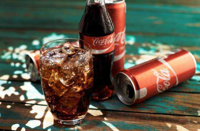 可乐打开放冰箱多久就不能喝了 可乐打开放冰箱多久就不能喝了