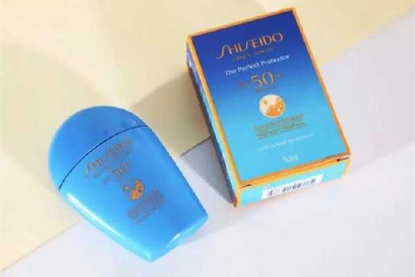 资生堂蓝胖子和安耐晒金瓶哪个好